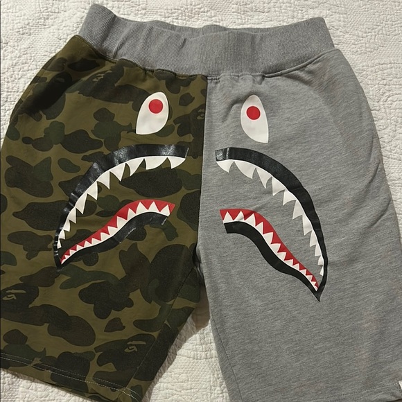 Bape The Bathing Ape Split Camo Shark Shorts. Small/Medium. - Picture 1 of 16